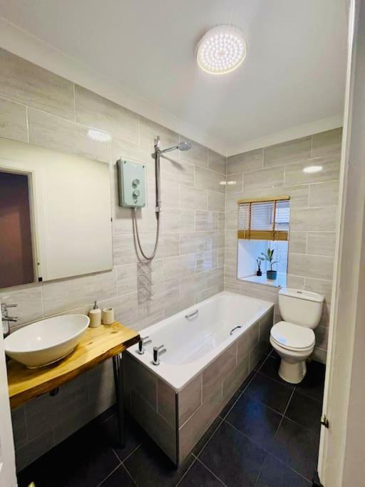 Beautiful Spacious Apartment In Town Centre Обан Екстер'єр фото